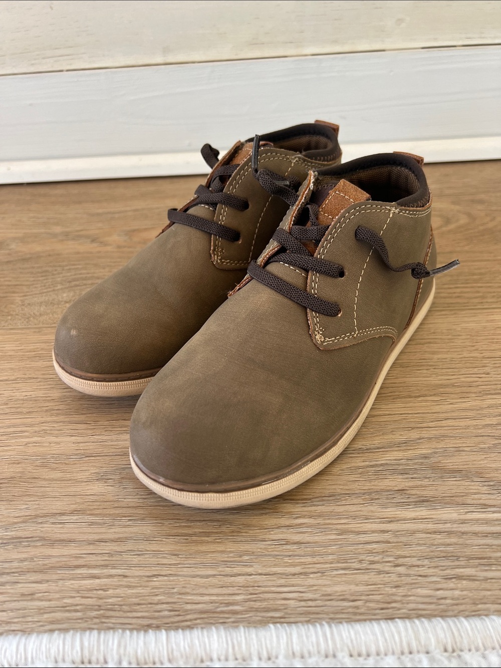 Crown vintage size 1 boys dress shoes.